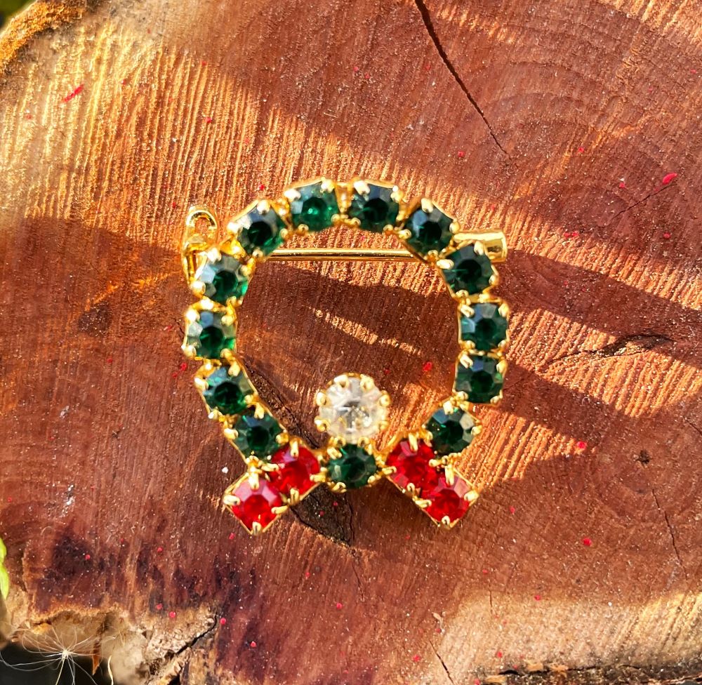 Vintage Petite Rhinestone Wreath Brooch